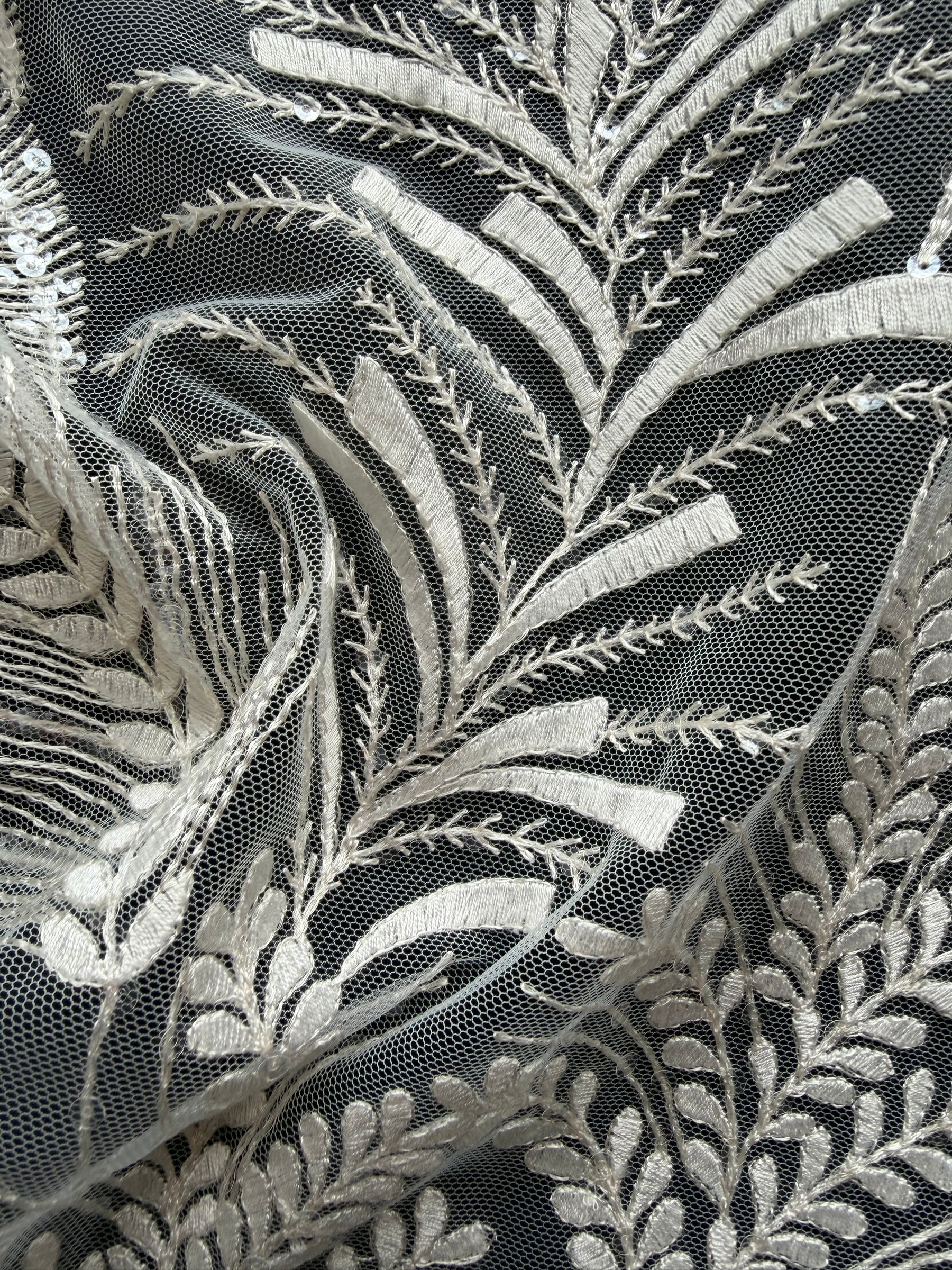 Elfenbeinfarbene Paillettenstickerei-Spitze - EB3025