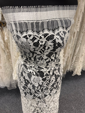Ivory Corded Leavers Lace - P885