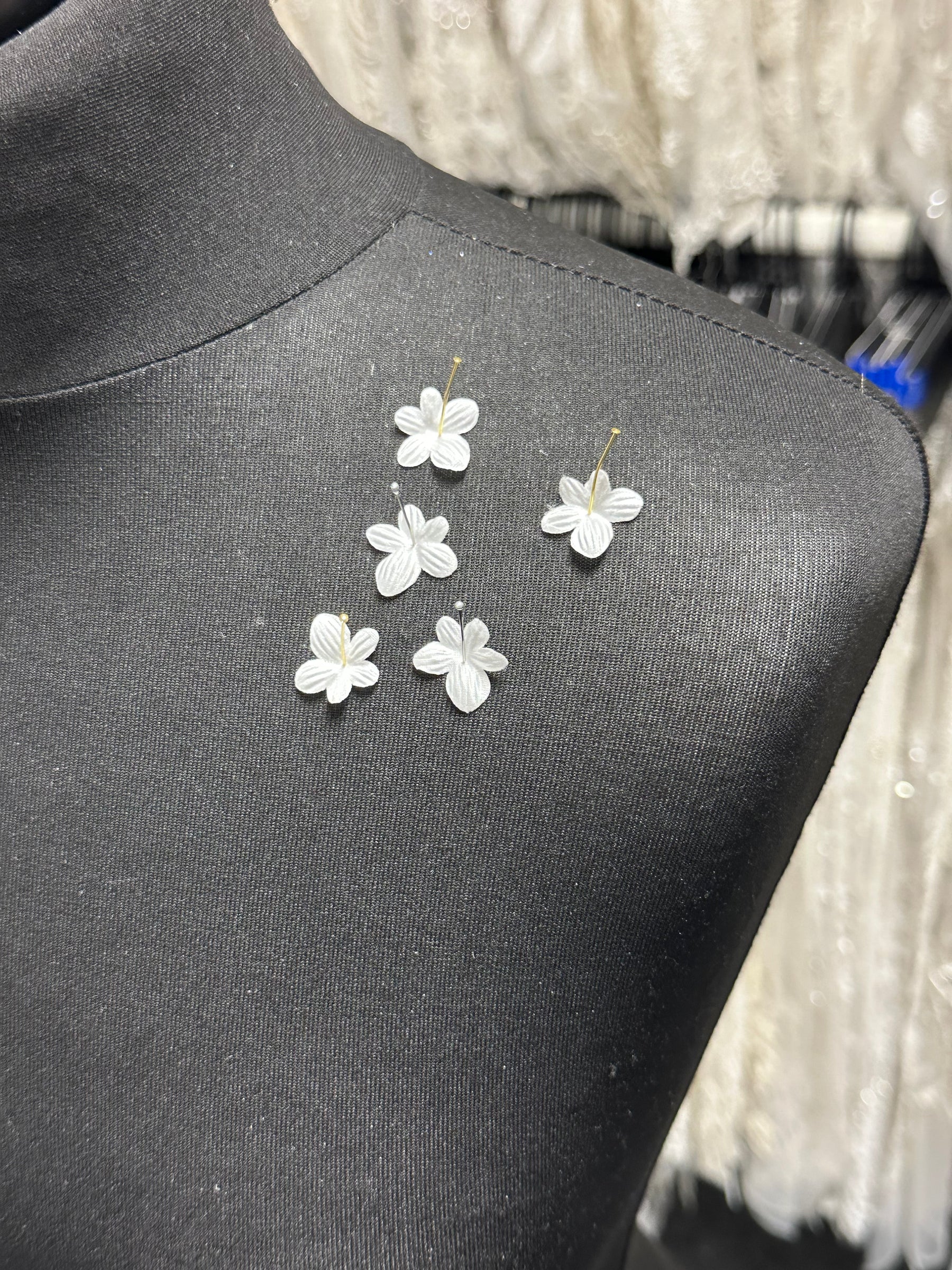 Light Ivory Satin Flowers - MM0028 (Bag of 144)