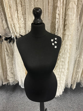 S Ivory Eco Satin Flowers - MM0036 (Beutel mit 144 Stück)
