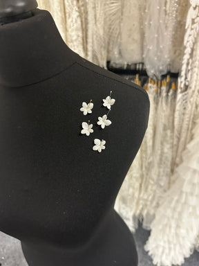 S Ivory Eco Satin Flowers - MM0036 (Beutel mit 144 Stück)