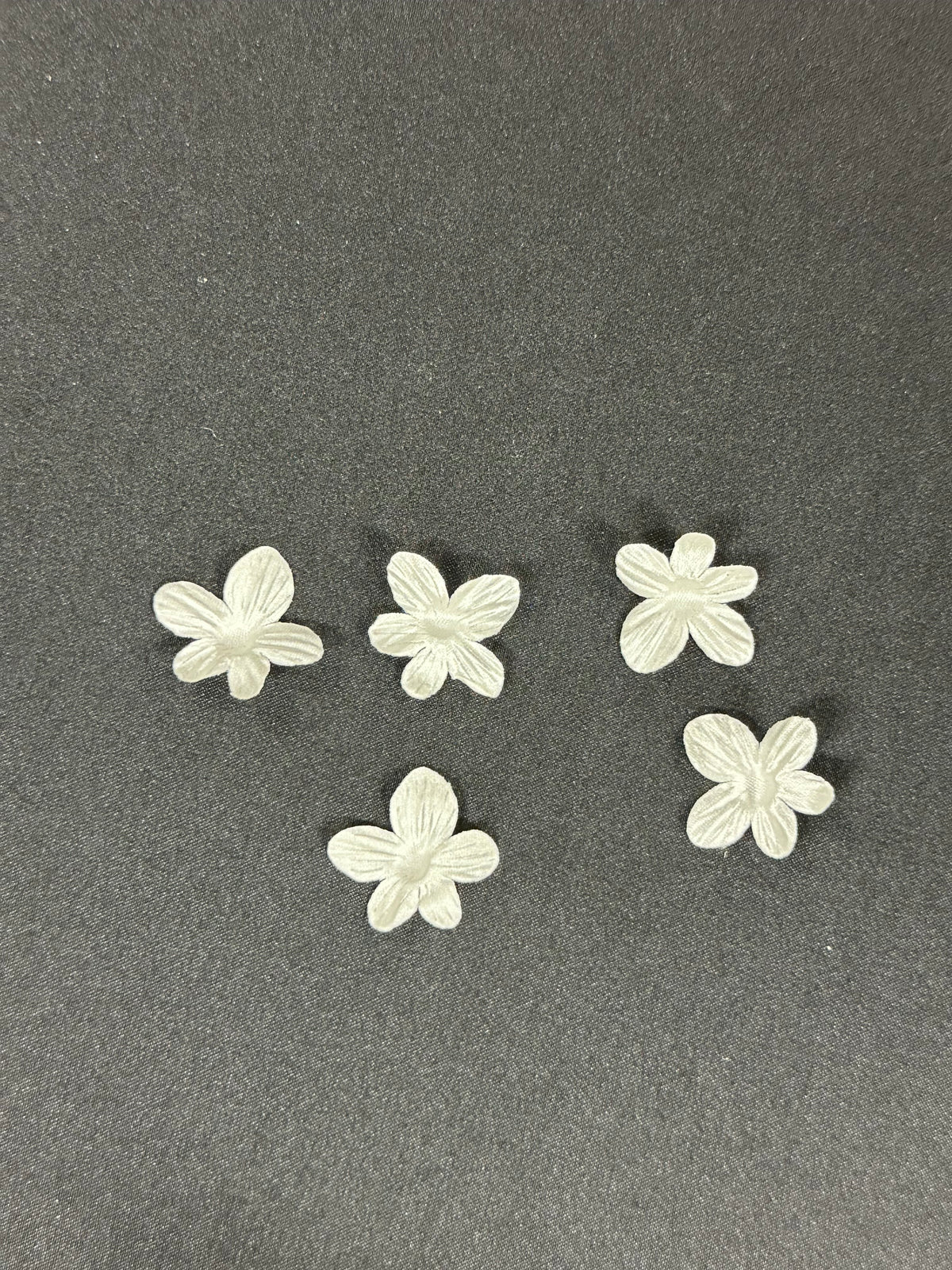 Elfenbeinfarbene 5-Blütenblätter - MM0035 (Beutel mit 144 Stück)