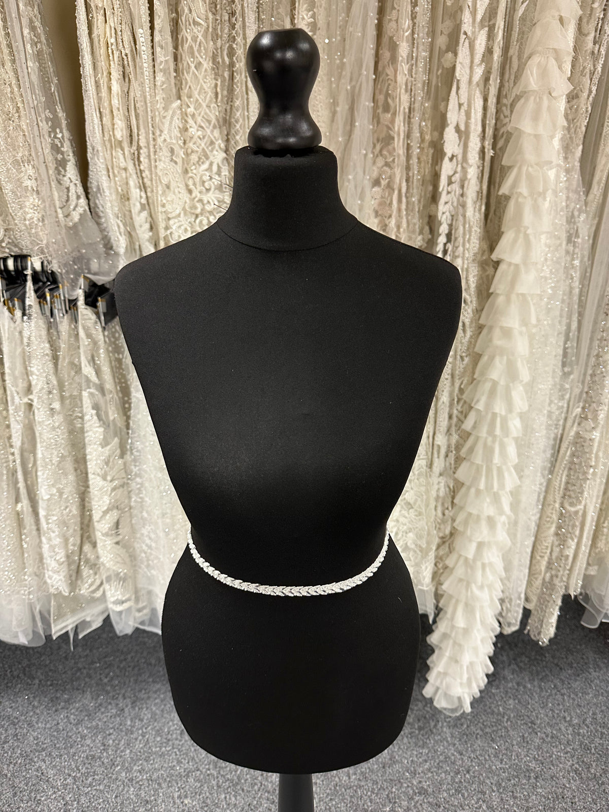 Perlenbesetzter Kleiderbesatz - EH2034