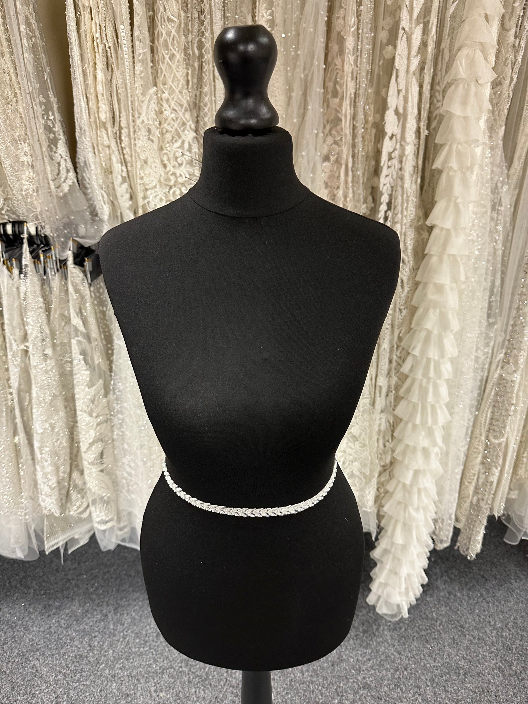 Perlenbesetzter Kleiderbesatz - EH2034