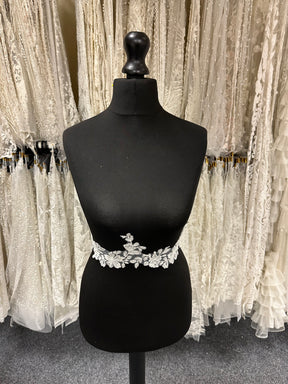 Elfenbeinfarbener Blumenbesatz - EF4024