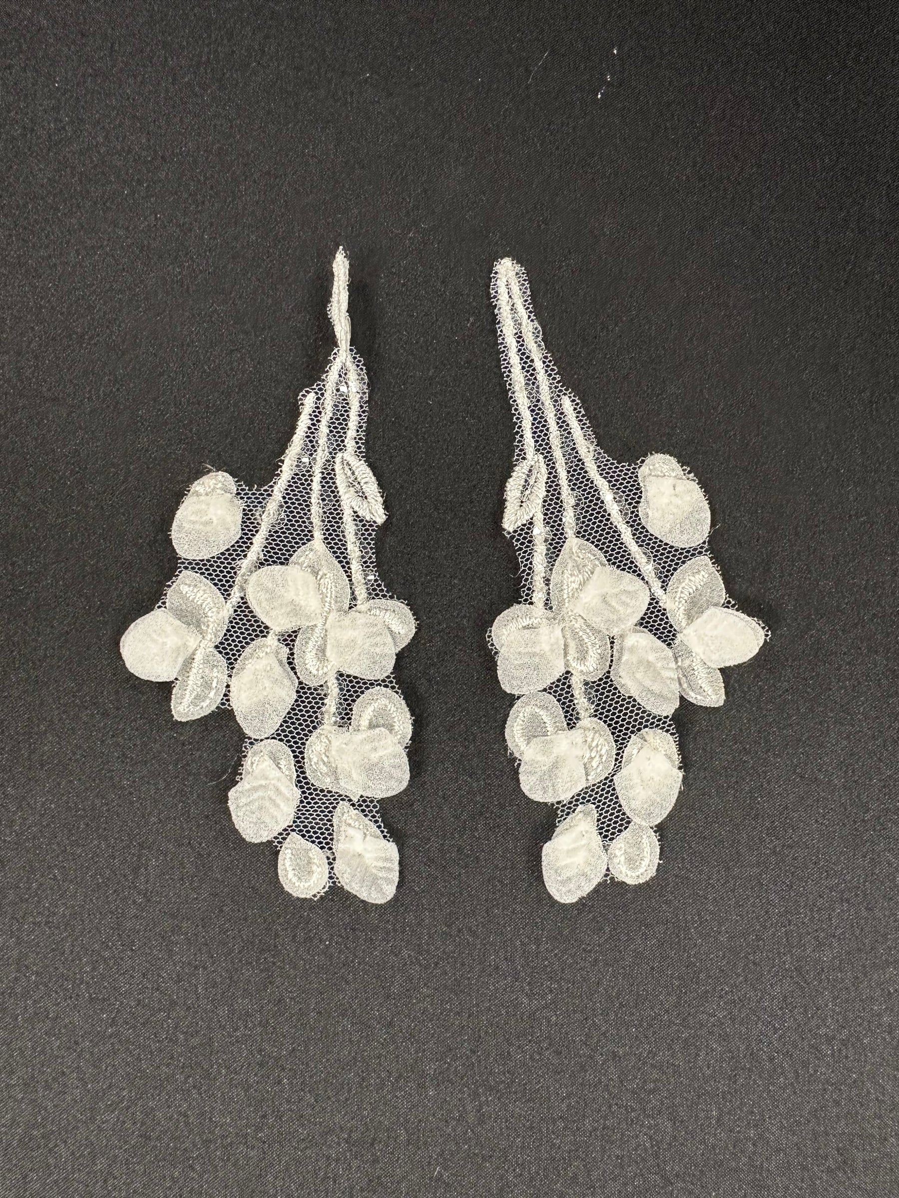 Elfenbeinfarbene florale Spitzenapplikationen – MT6003