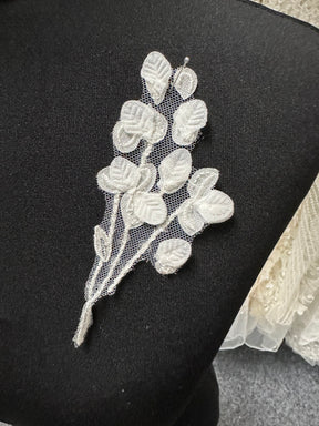 Elfenbeinfarbene florale Spitzenapplikationen – MT6003