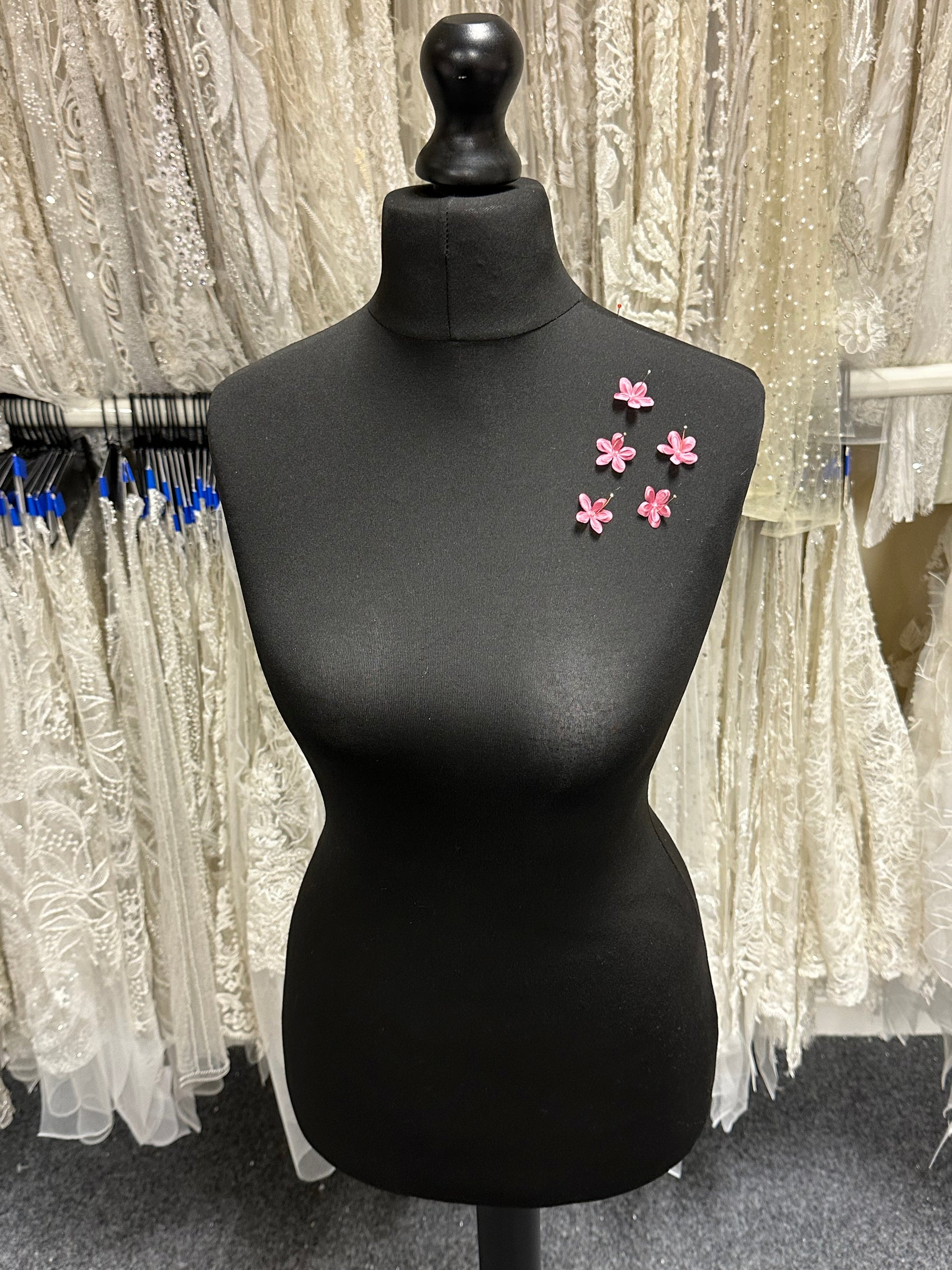 Rosen-Satinblumen - M13 (Beutel mit 144 Stück)