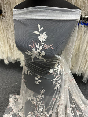 Bestickte Spitze in Rosa und Elfenbein - EB1015