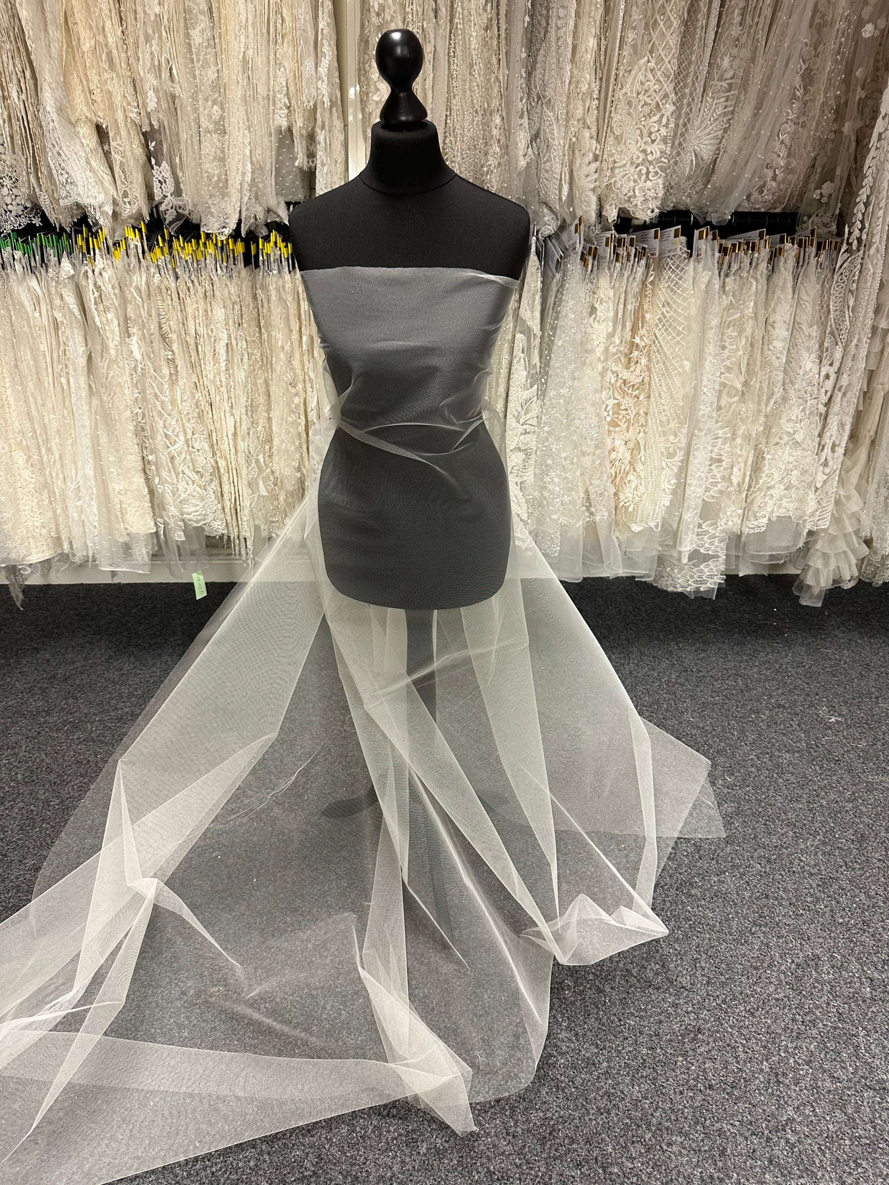 Hellelfenbeinfarbenes Netzkleid - Maestro