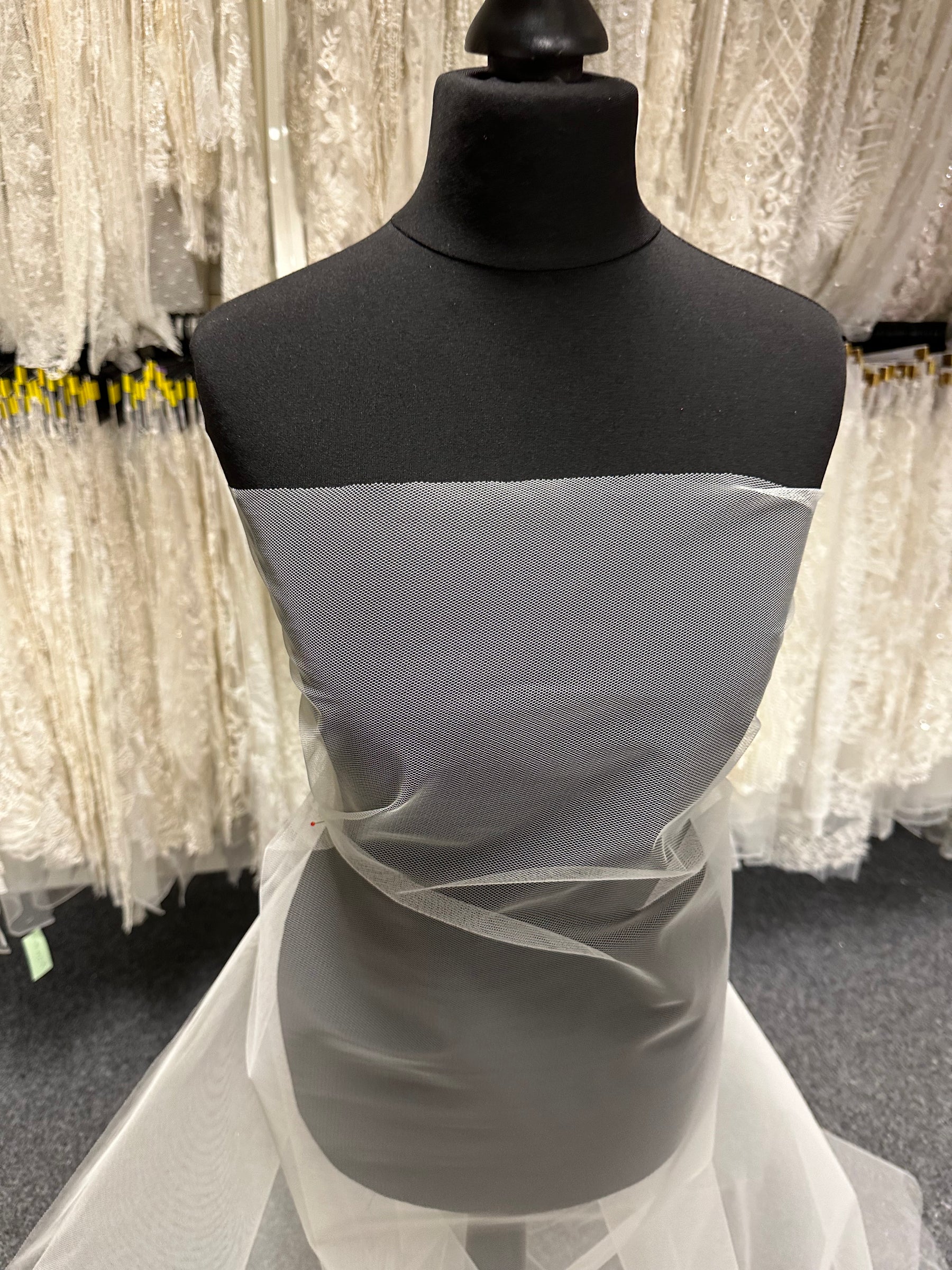Hellelfenbeinfarbenes Netzkleid - Maestro