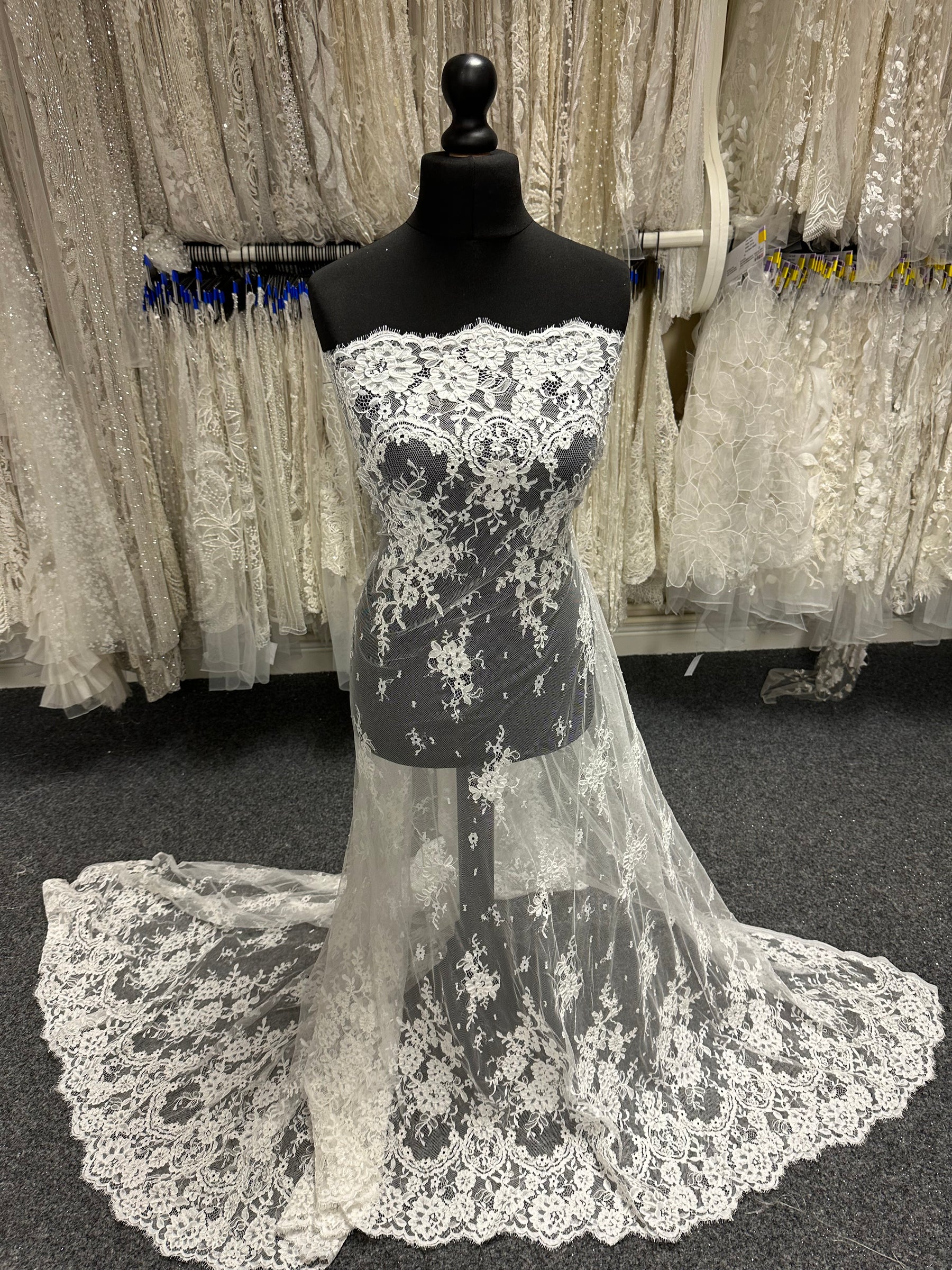 Hellelfenbeinfarbene Kordelspitze - Eloise