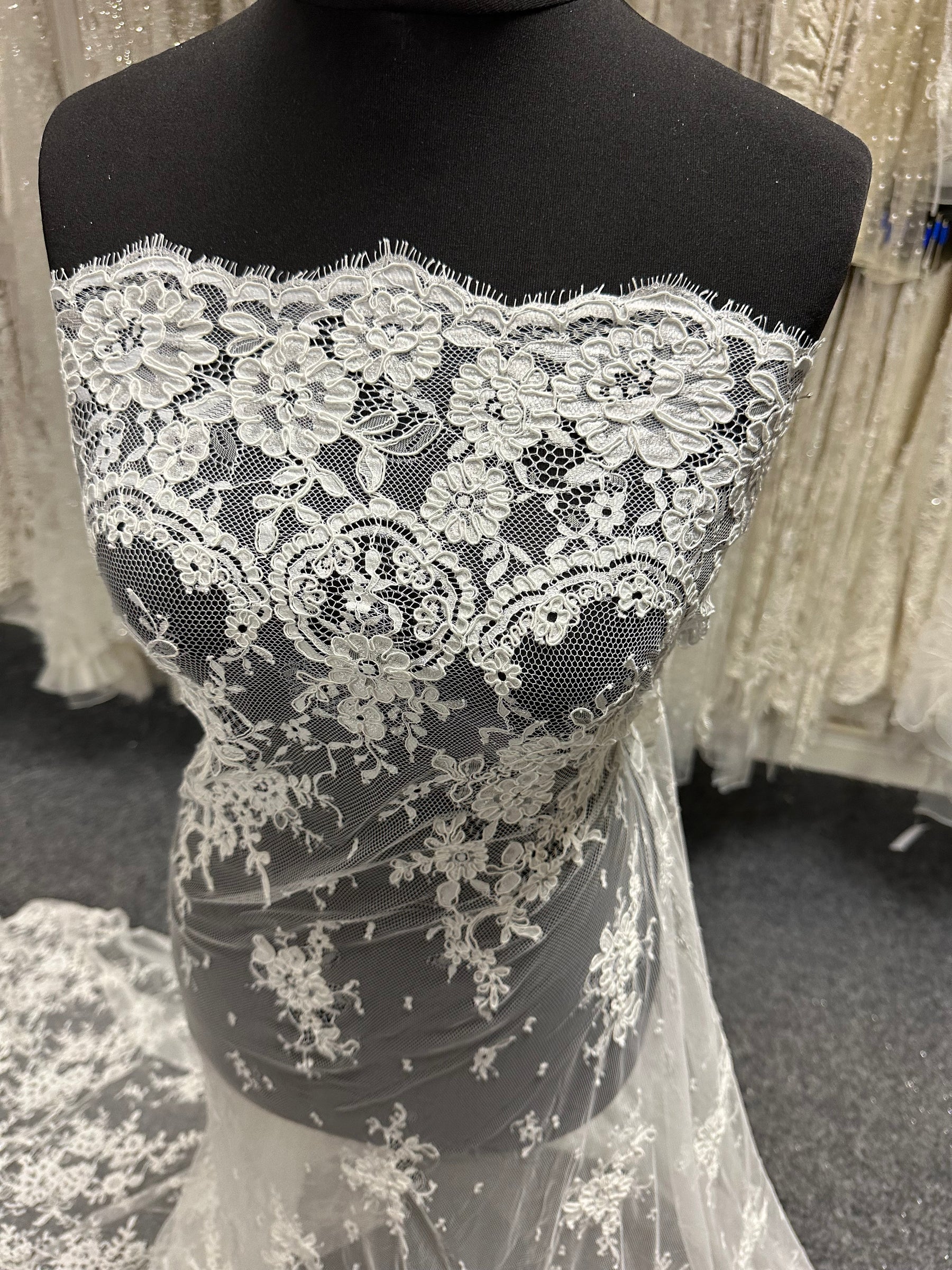 Hellelfenbeinfarbene Kordelspitze - Eloise