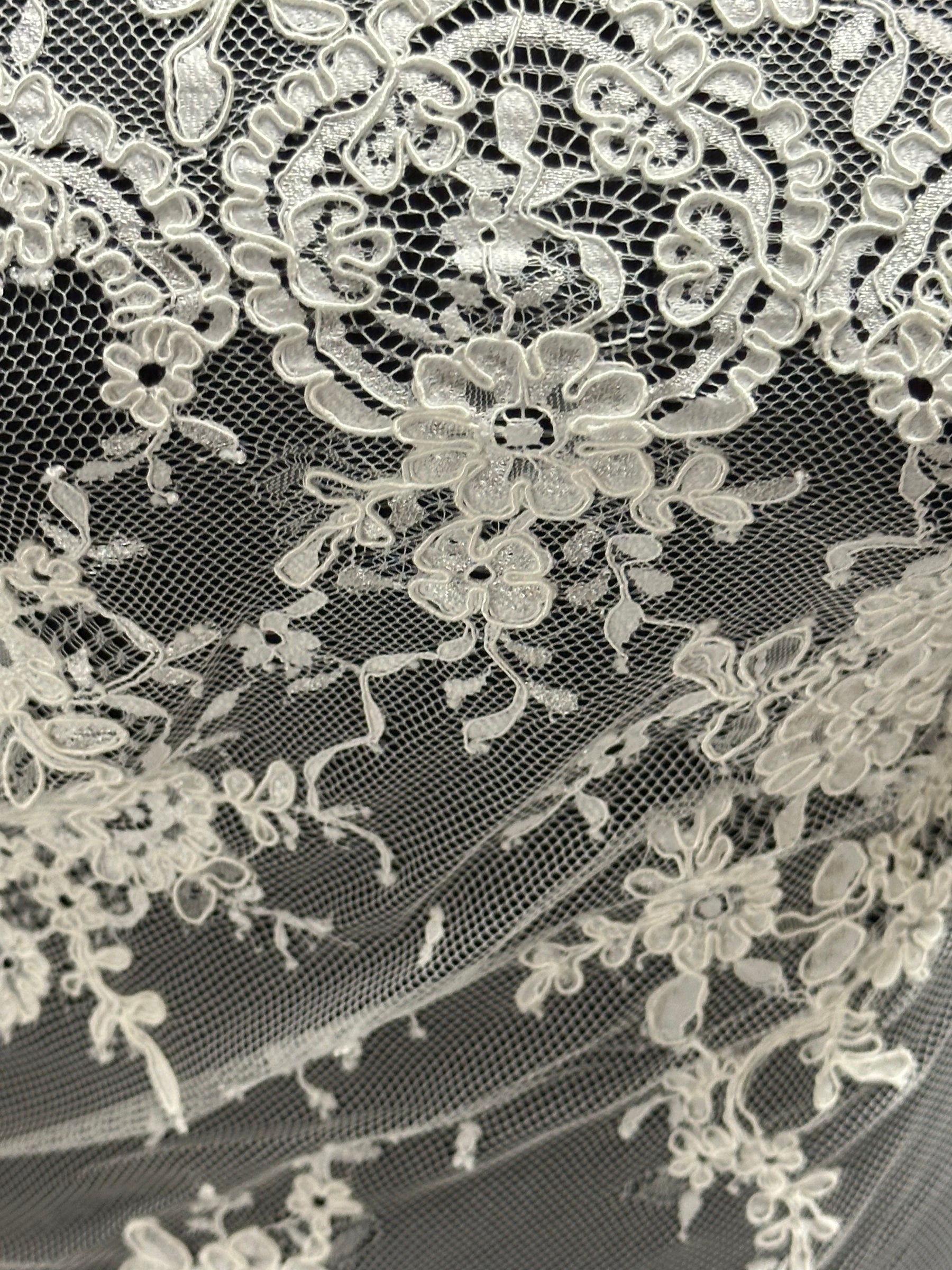 Hellelfenbeinfarbene Kordelspitze - Eloise