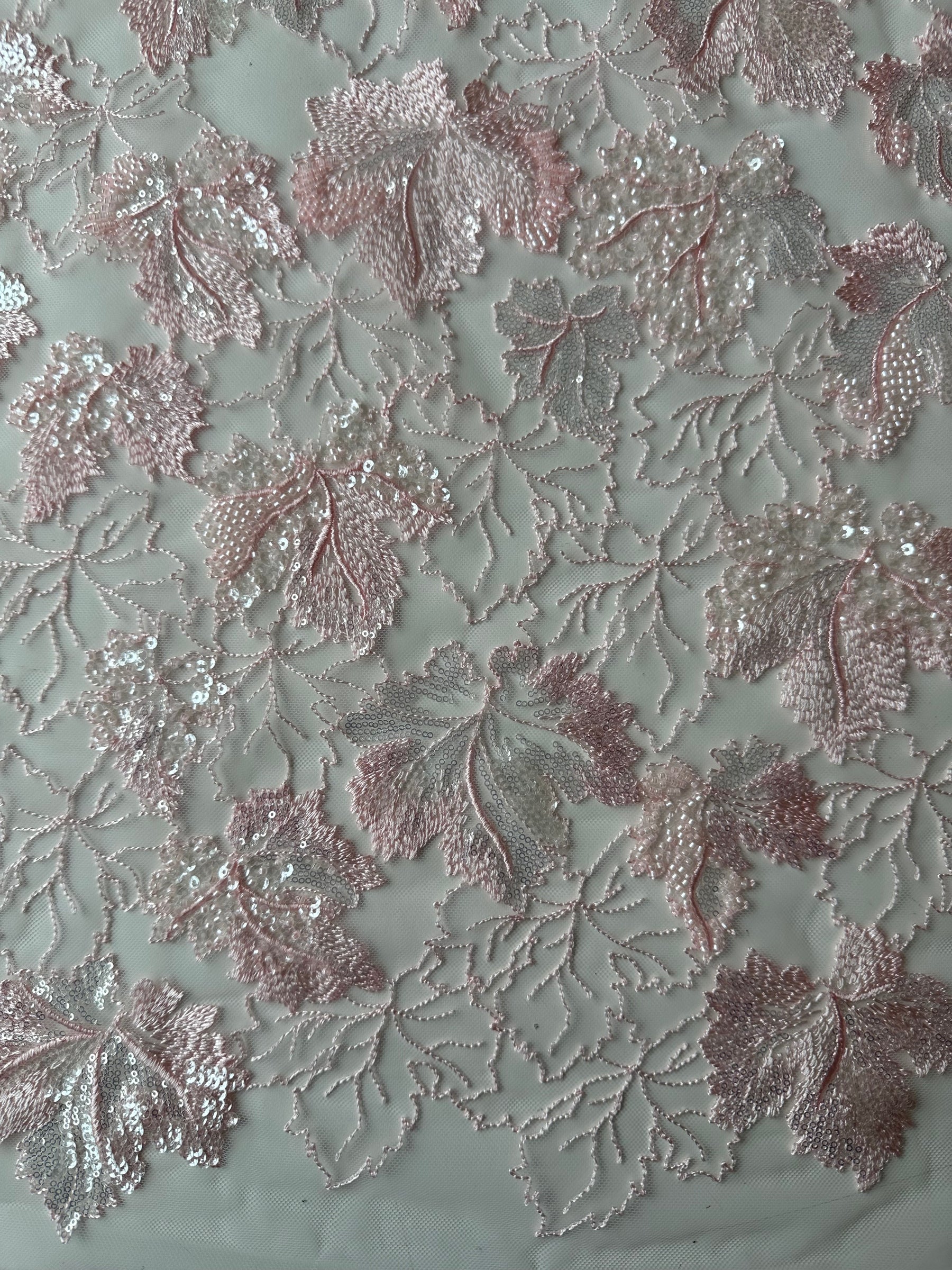 Rosa Pailletten-Stickereispitze - EB1102