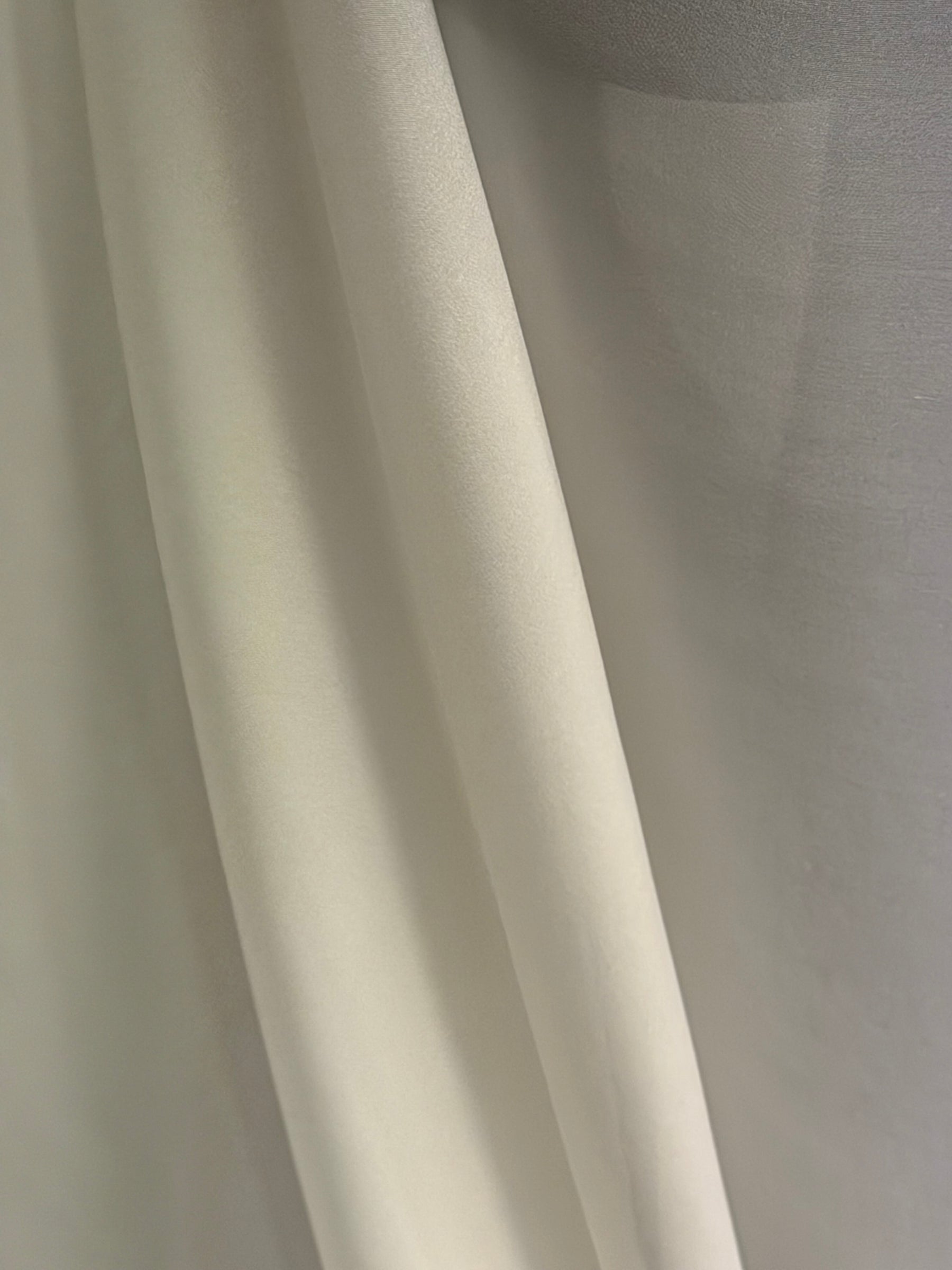 Seidengeorgette in mattem Elfenbein – P787