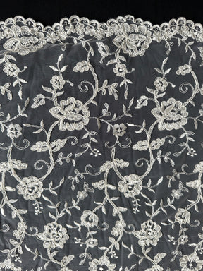 Elfenbeinfarbene Kordelstickerei - P430