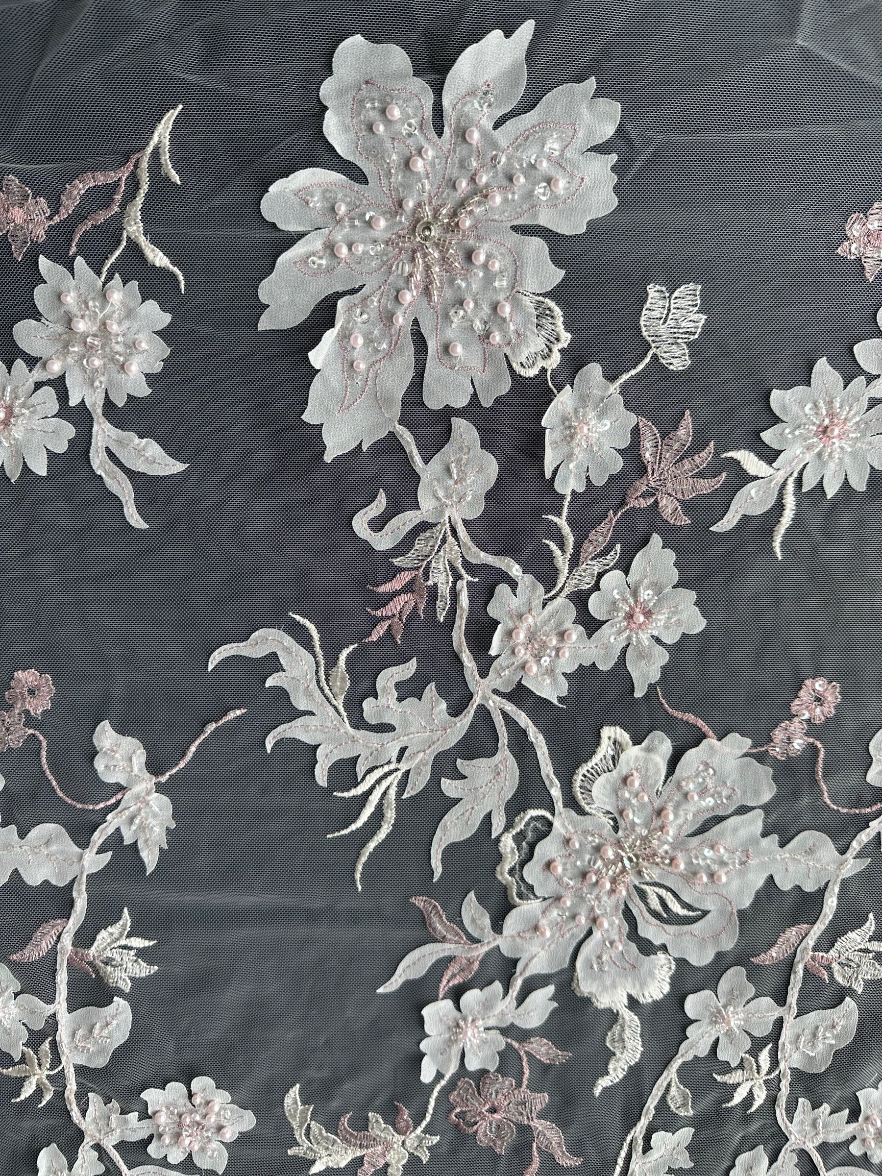 Bestickte Spitze in Rosa und Elfenbein - EB1015