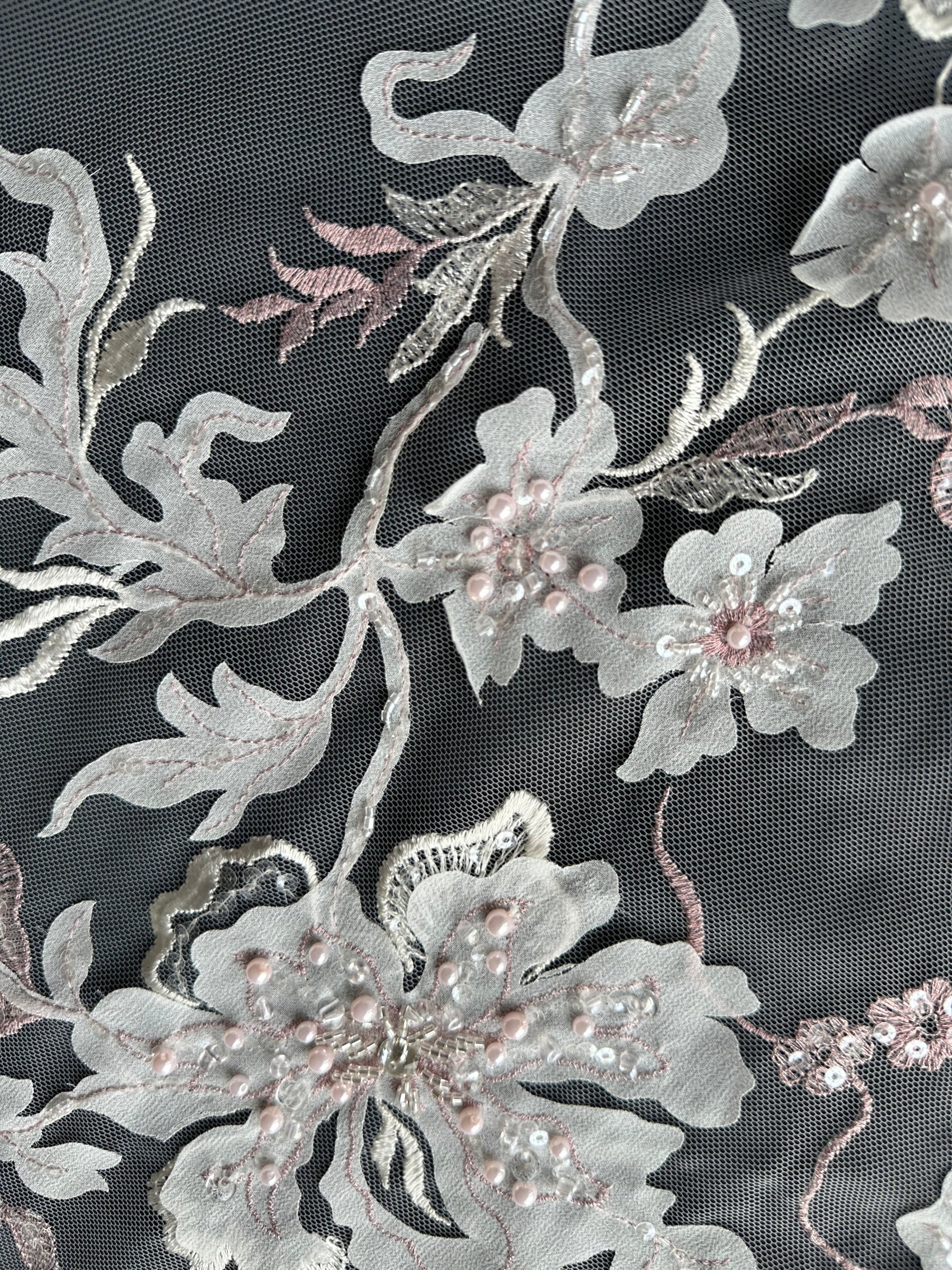Bestickte Spitze in Rosa und Elfenbein - EB1015