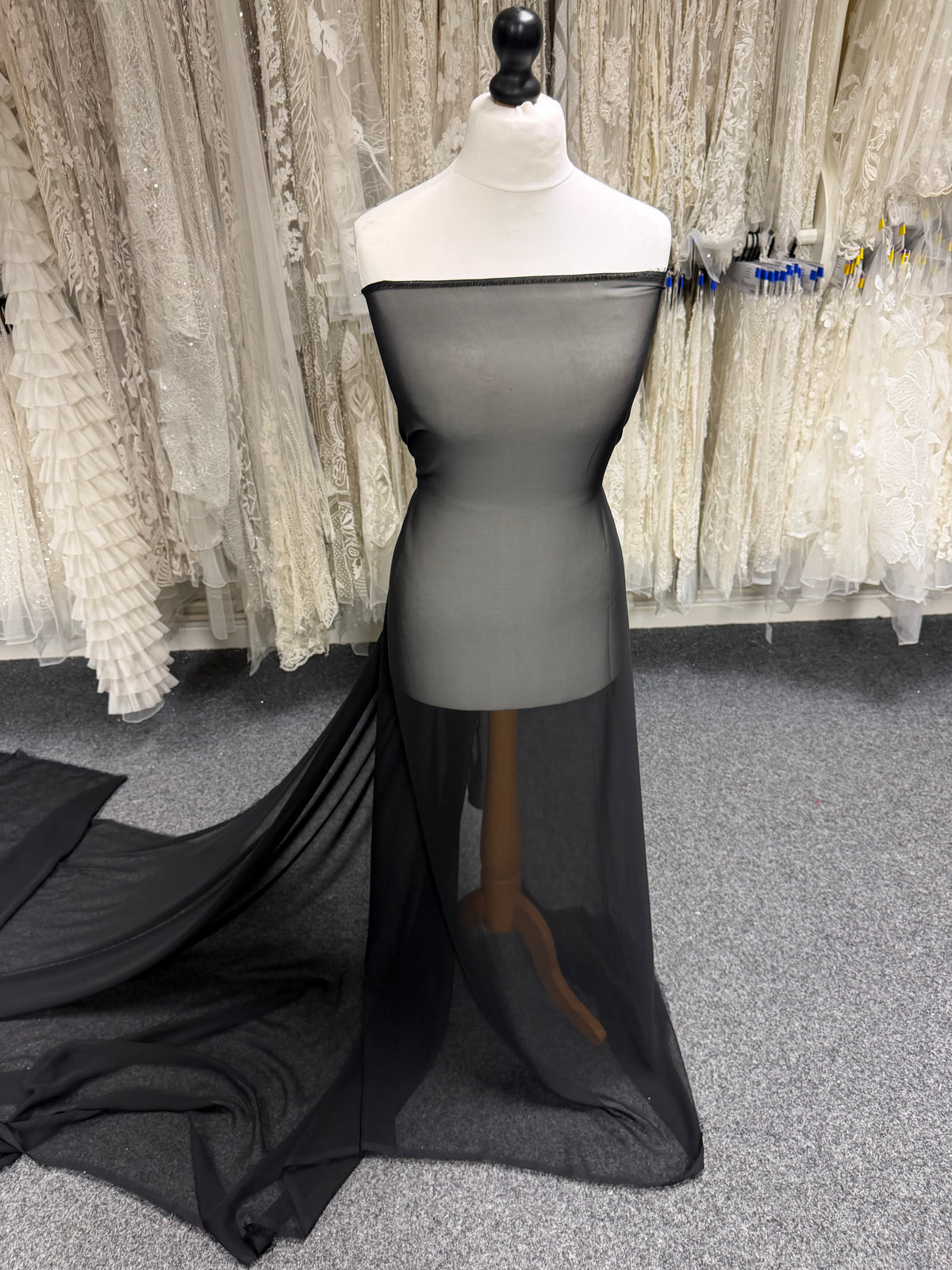 Schwarzer Poly-Chiffon - P58