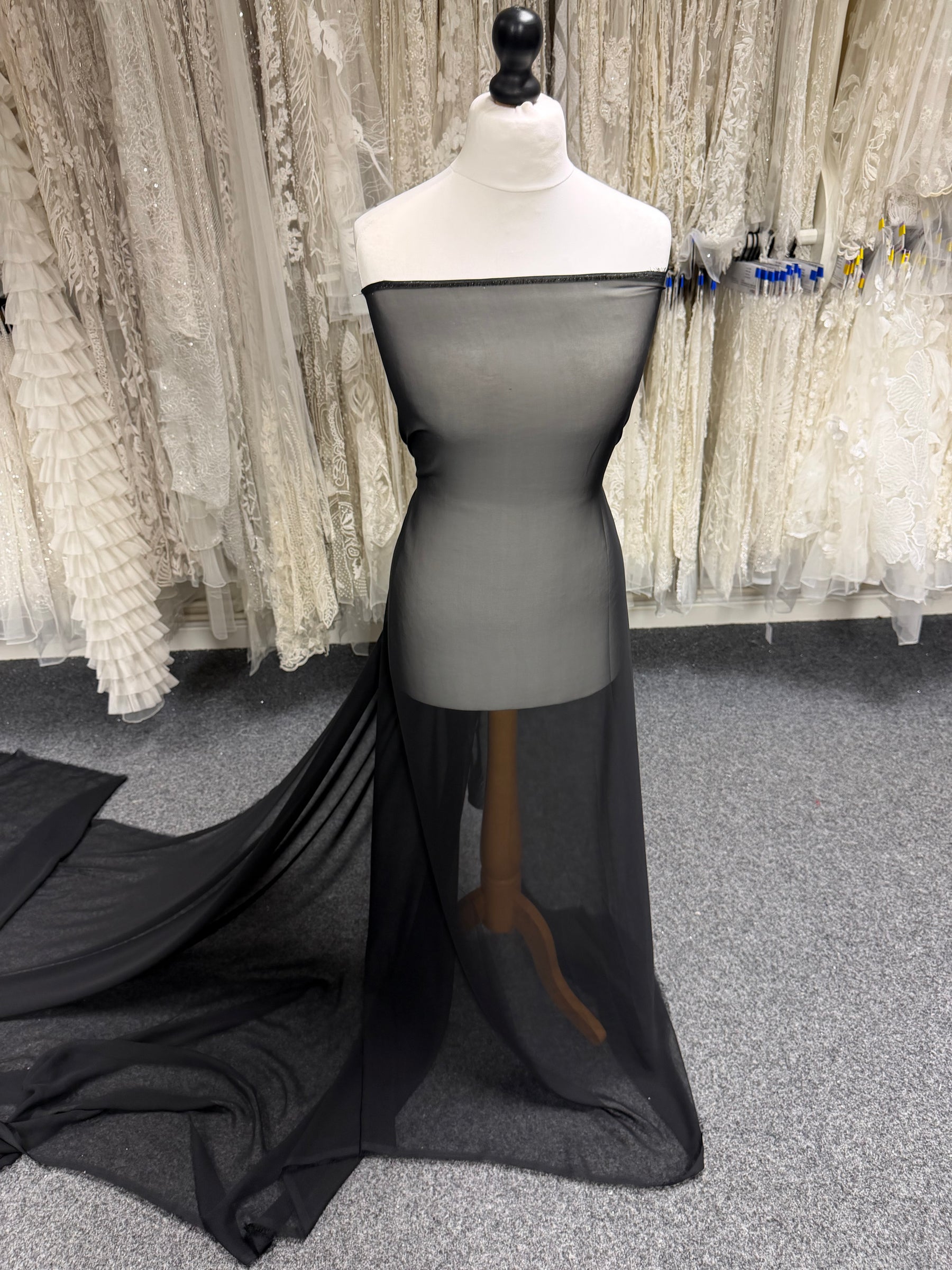 Schwarzer Poly-Chiffon - P58