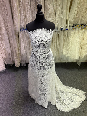 Elfenbeinfarbene Spitze mit recyceltem Polyester – LB2014