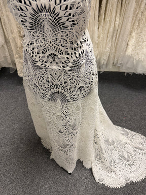 Elfenbeinfarbene Spitze mit recyceltem Polyester – LB2014