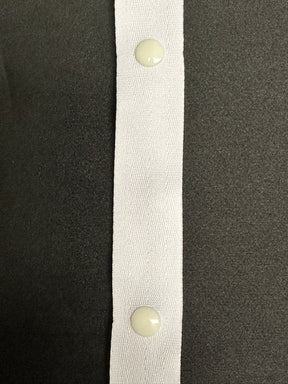 Weißes 100-mm-Druckknopfband - A83