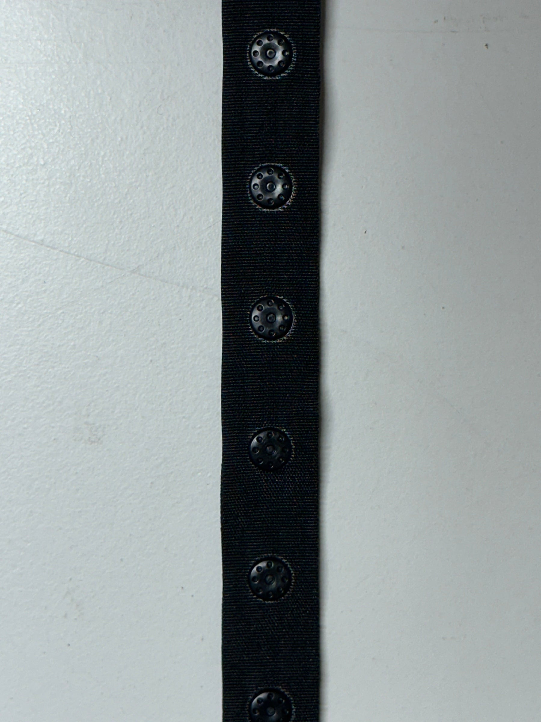 Schwarzes 25-mm-Druckknopfband - A84