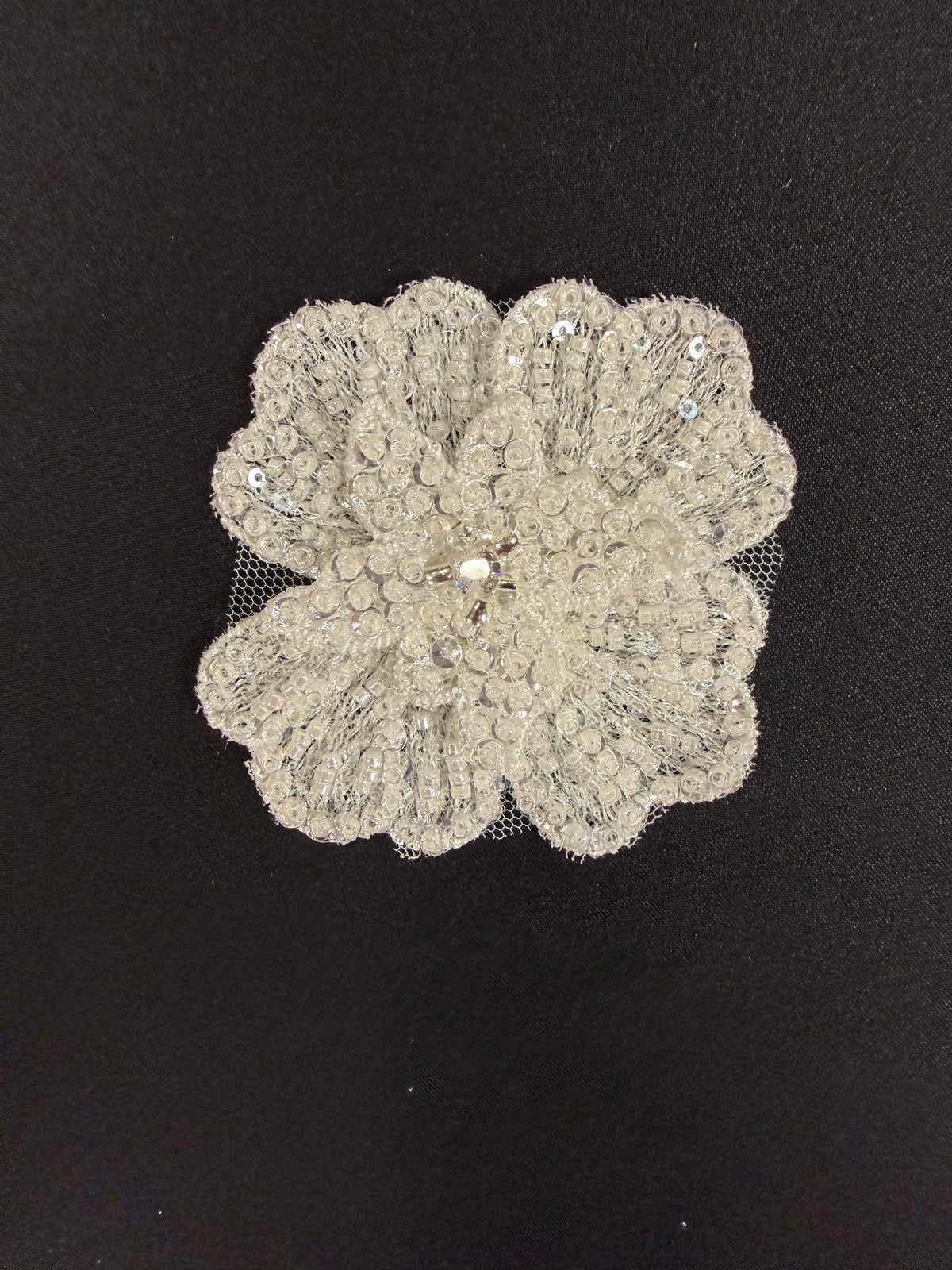 Elfenbeinfarbenes Perlenmotiv - MT3006