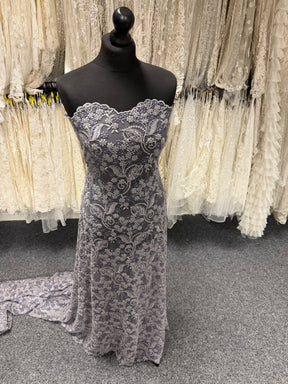 Grauer/Indigofarbener bestickter Tüll - EB1013