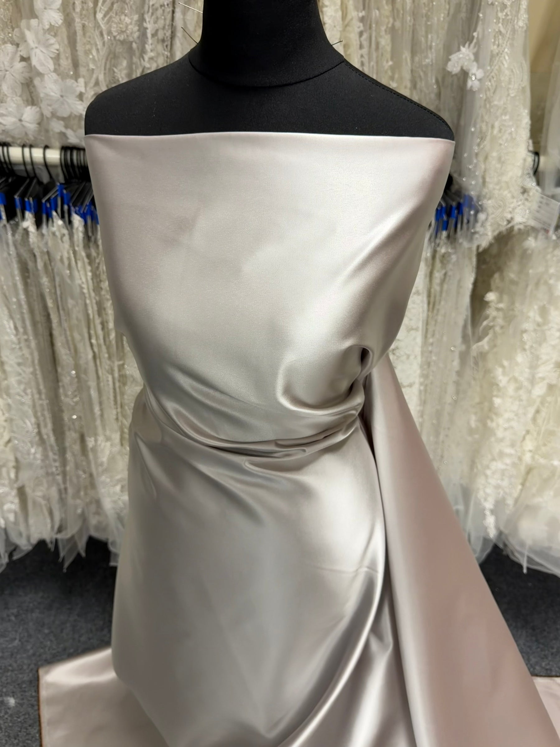 Nerz 2-farbig Satin - P84