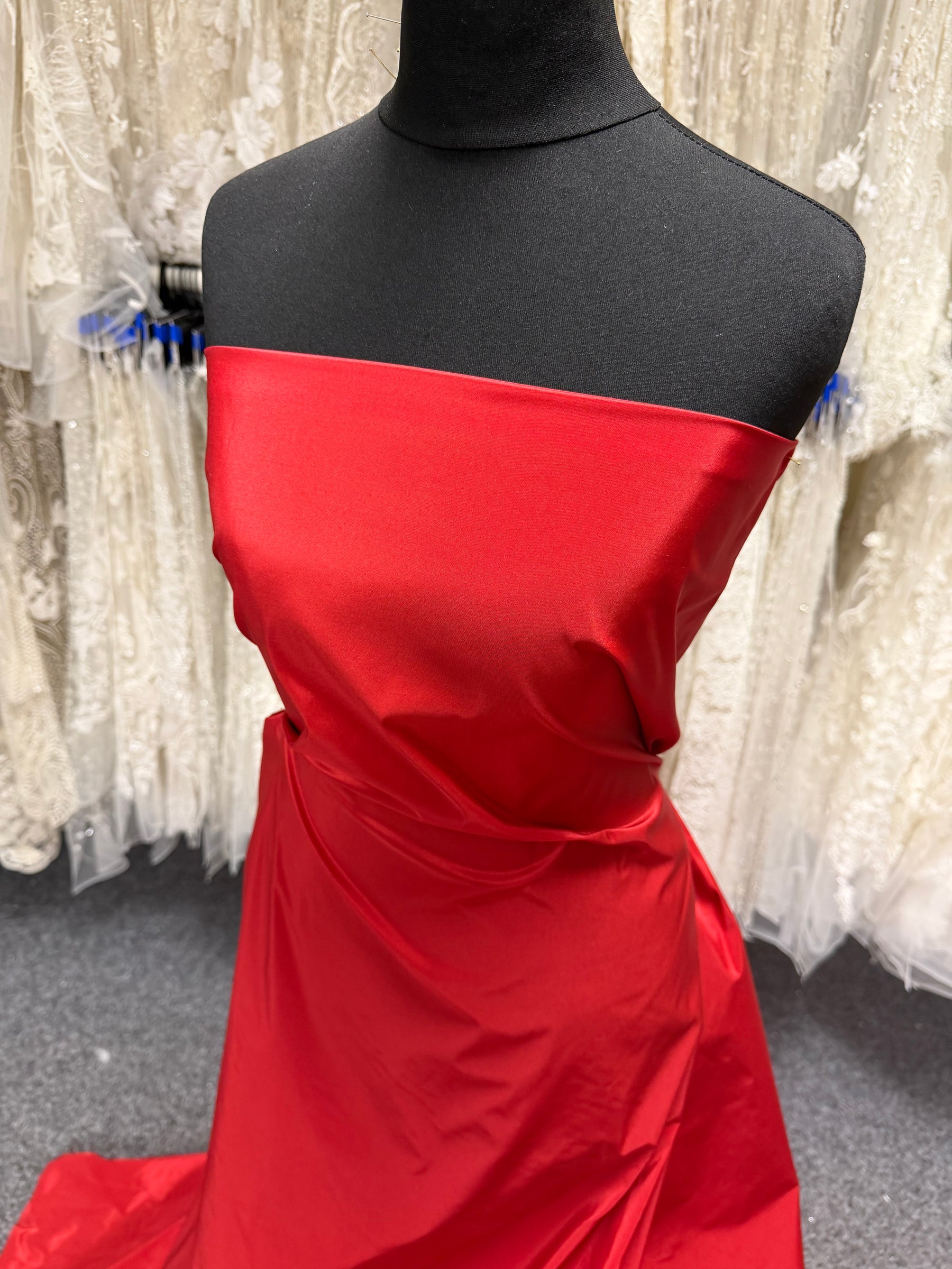 Roter Polyester-Taft - P599
