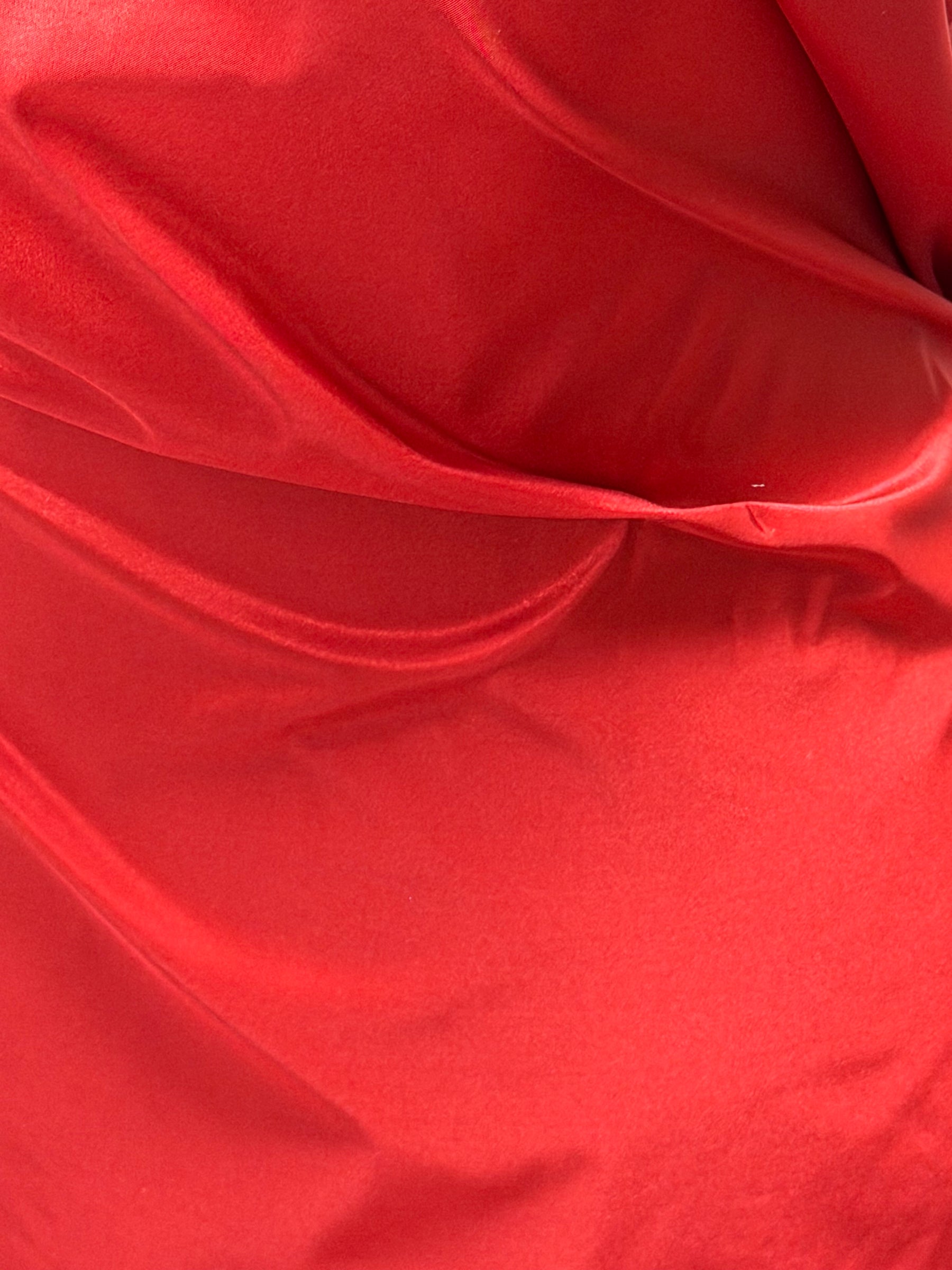 Roter Polyester-Taft - P599