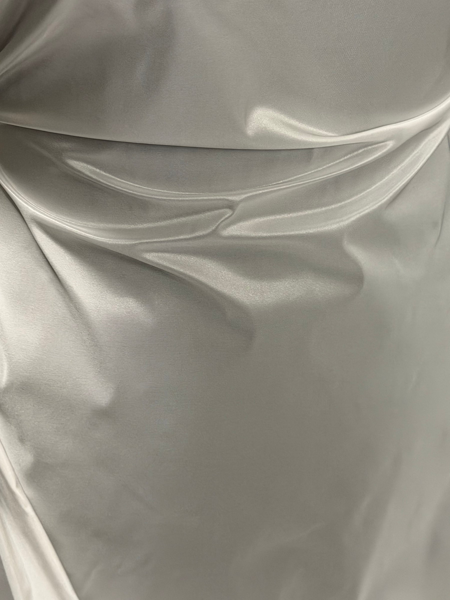 Blass elfenbeinfarbener Polyester-Taft - P599