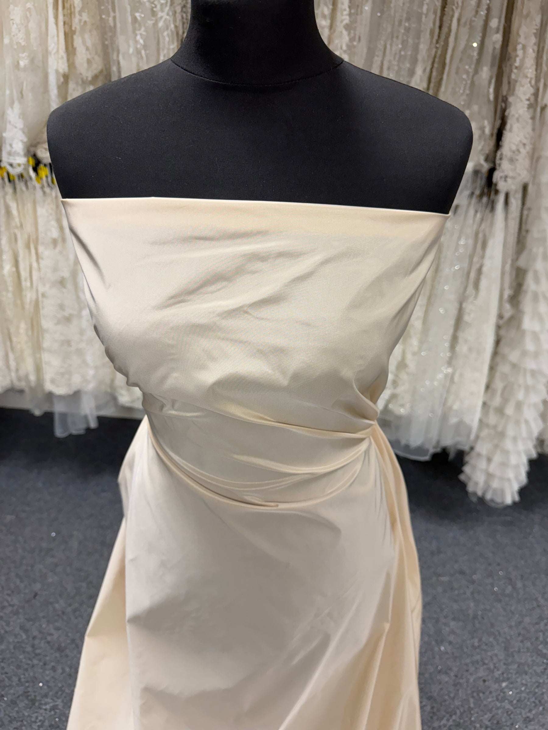Goldener Polyestertaft - P599