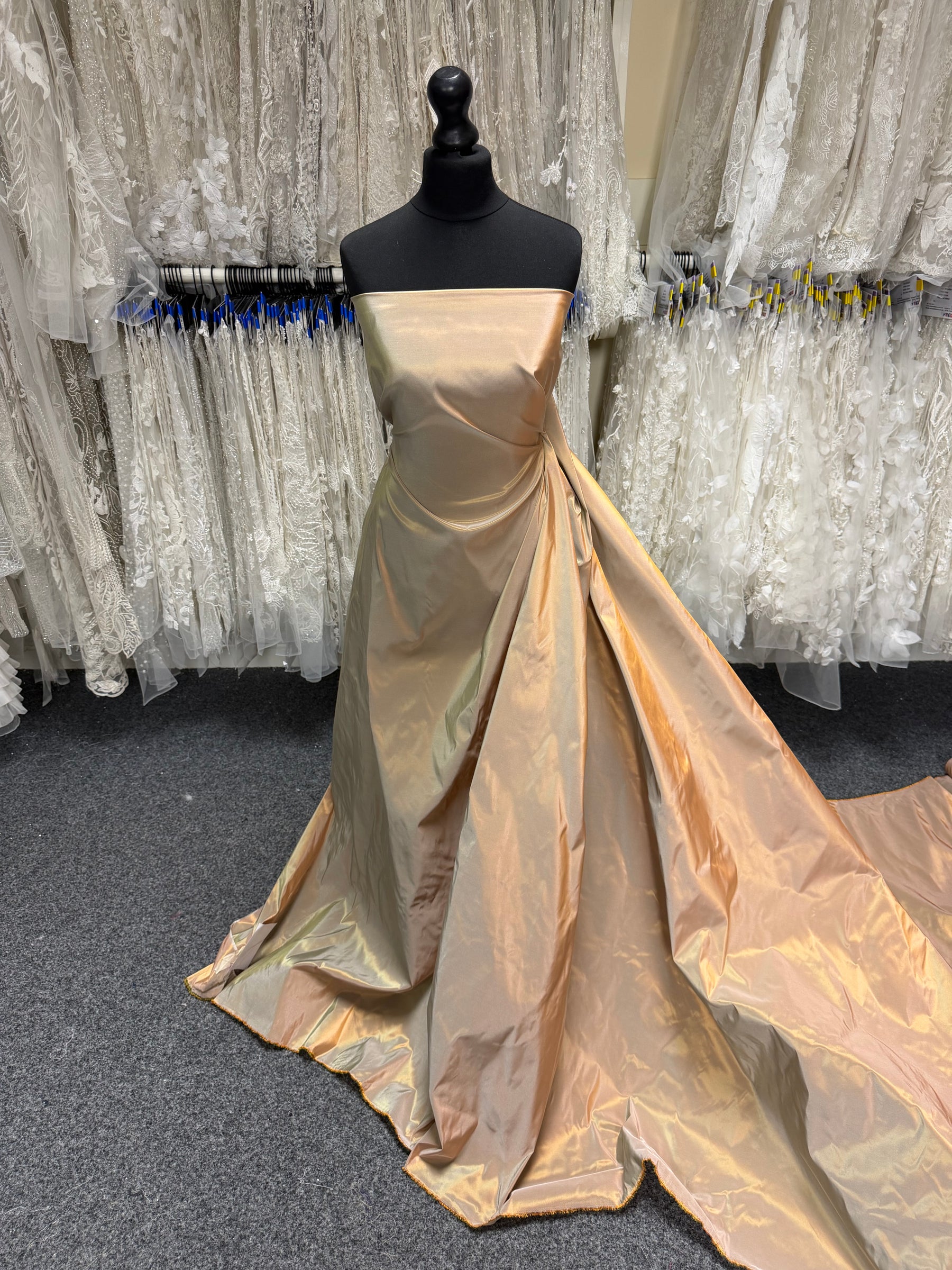 Grüner/Goldener Polyester-Taft – P600