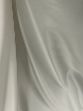 Elfenbeinfarbener Polyester-Crêpe mit Satinrücken - P60