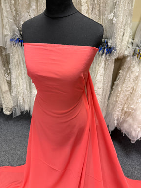 Korallenfarbener Polyester-Chiffon – Benevolence