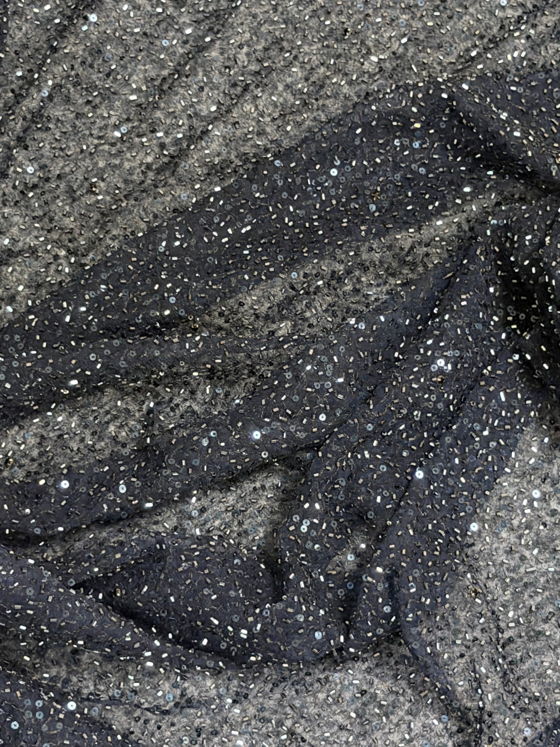 Marineblauer, bestickter Perlentüll - EB1012
