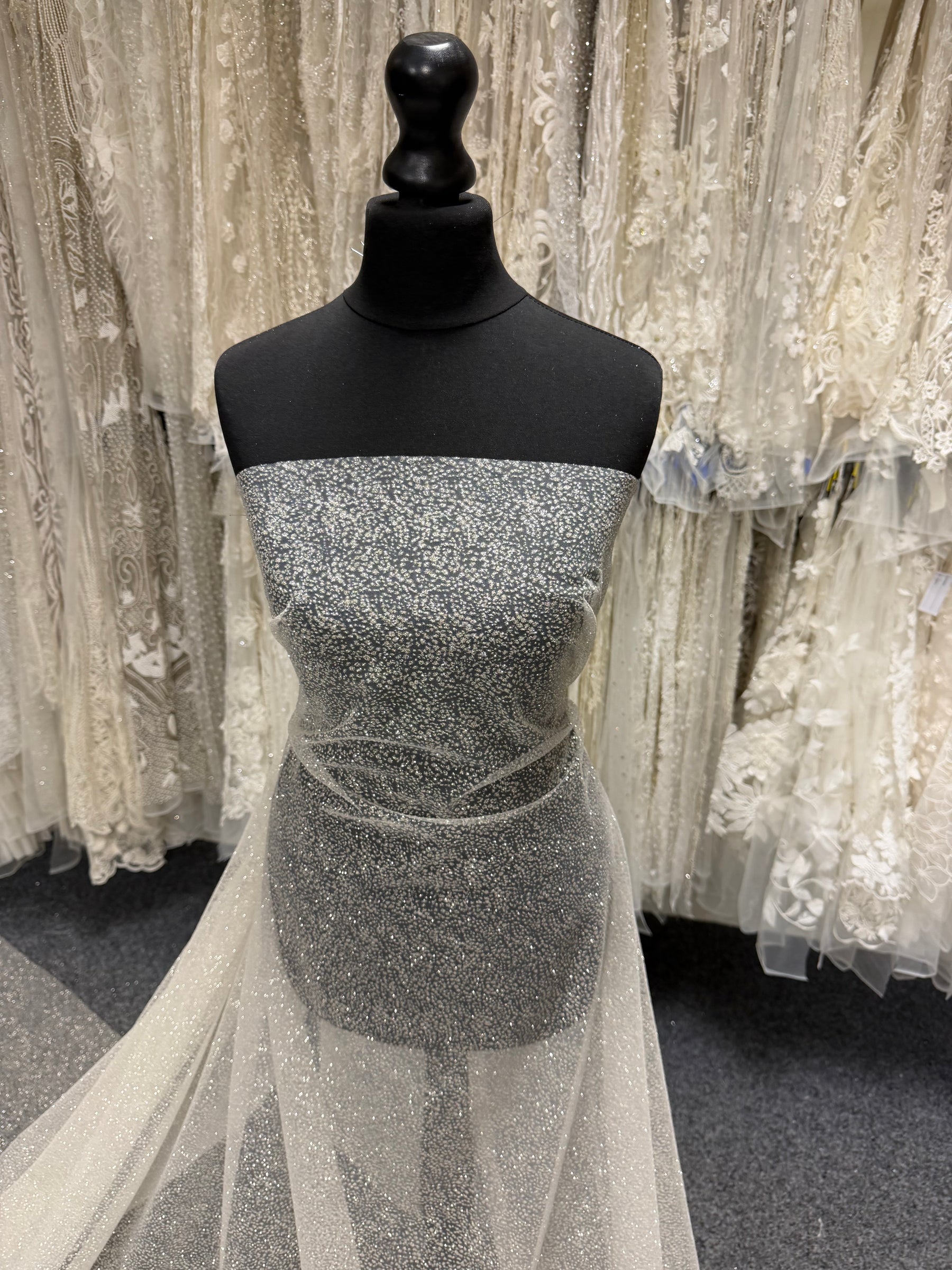Elfenbeinfarbener Glitzertüll - TU0066