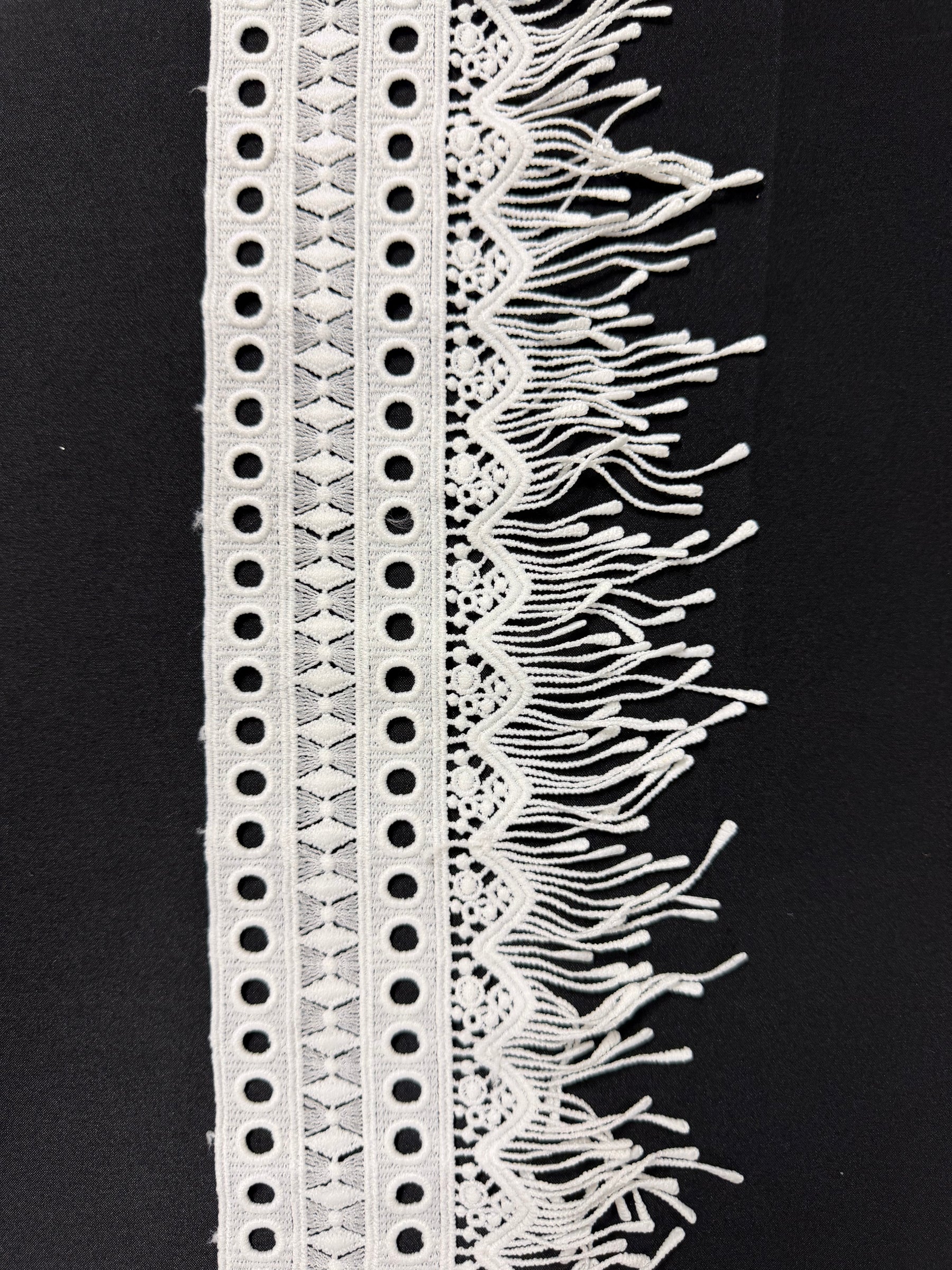 Elfenbeinfarbene Fransenborte - EF4002