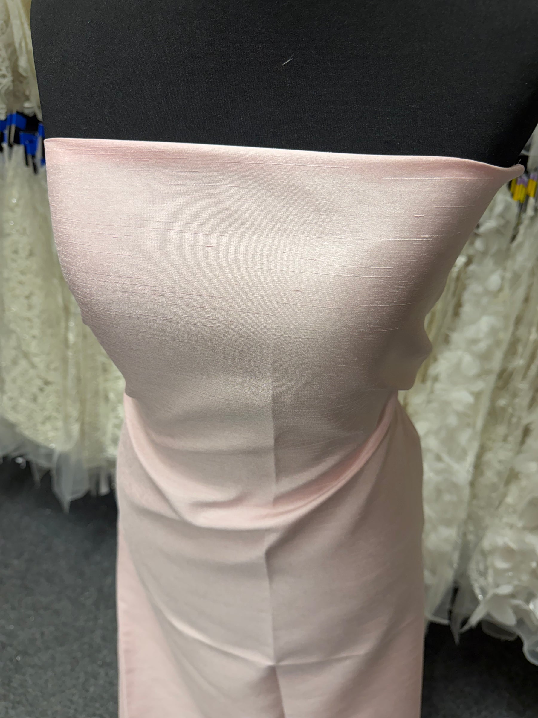 Rosafarbenes Dupion mit Polyester-Satin-Rückseite – Klarheit (P967)
