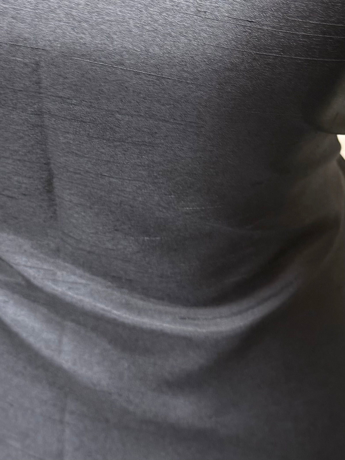 Anthrazitfarbenes Dupion mit Polyester-Satin-Rückseite – Klarheit (P967)