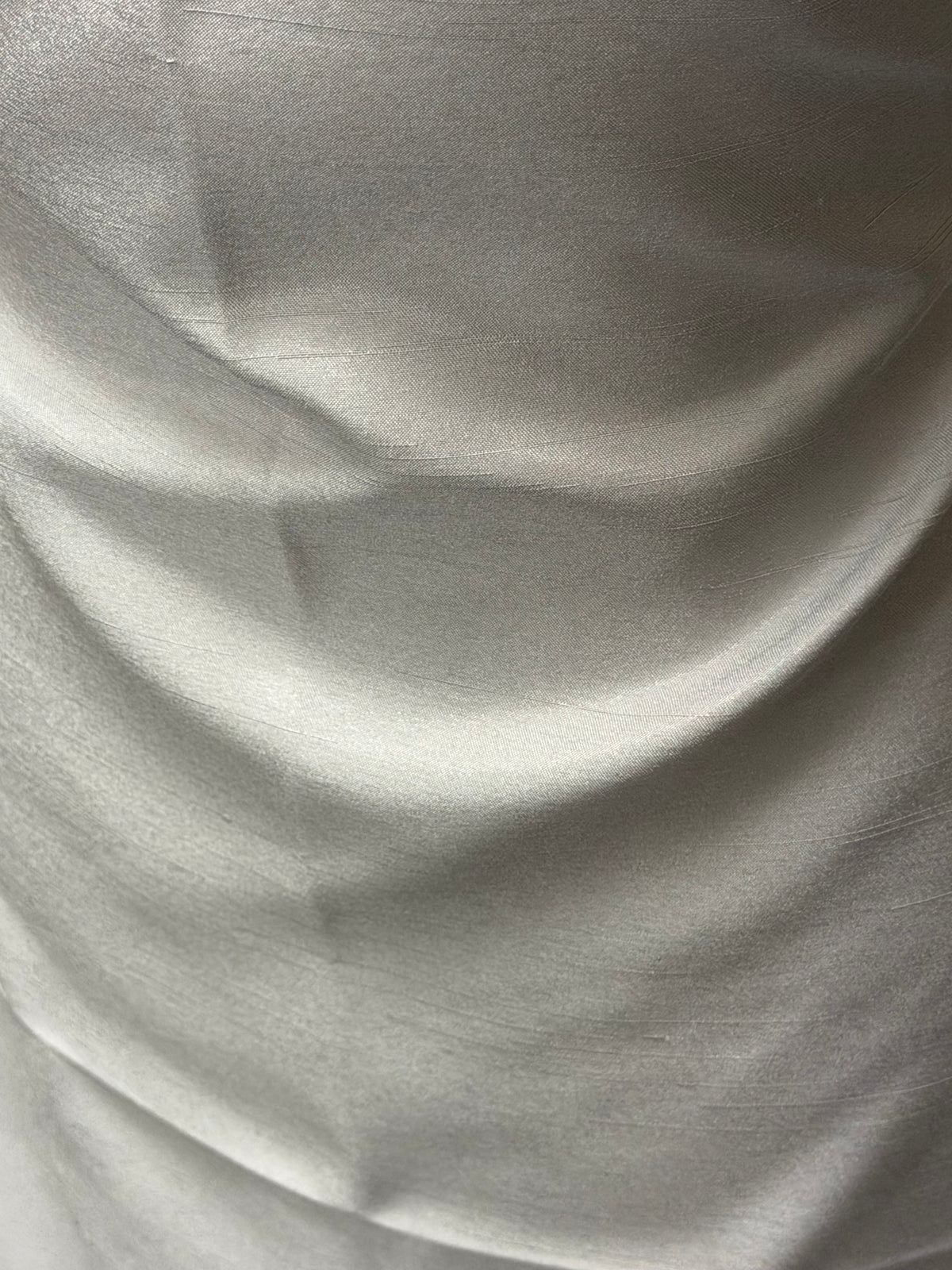 Silbernes Dupion mit Polyester-Satin-Rückseite – Klarheit (P967)