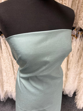 Salbeifarbenes Dupion mit Polyester-Satin-Rückseite – Klarheit (P967)