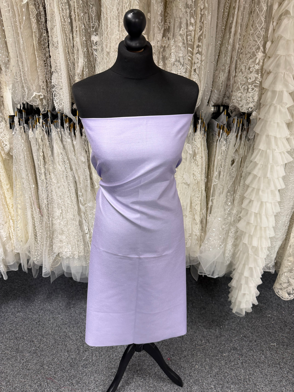 Fliederfarbenes Dupion mit Polyester-Satin-Rückseite – Klarheit (P967)