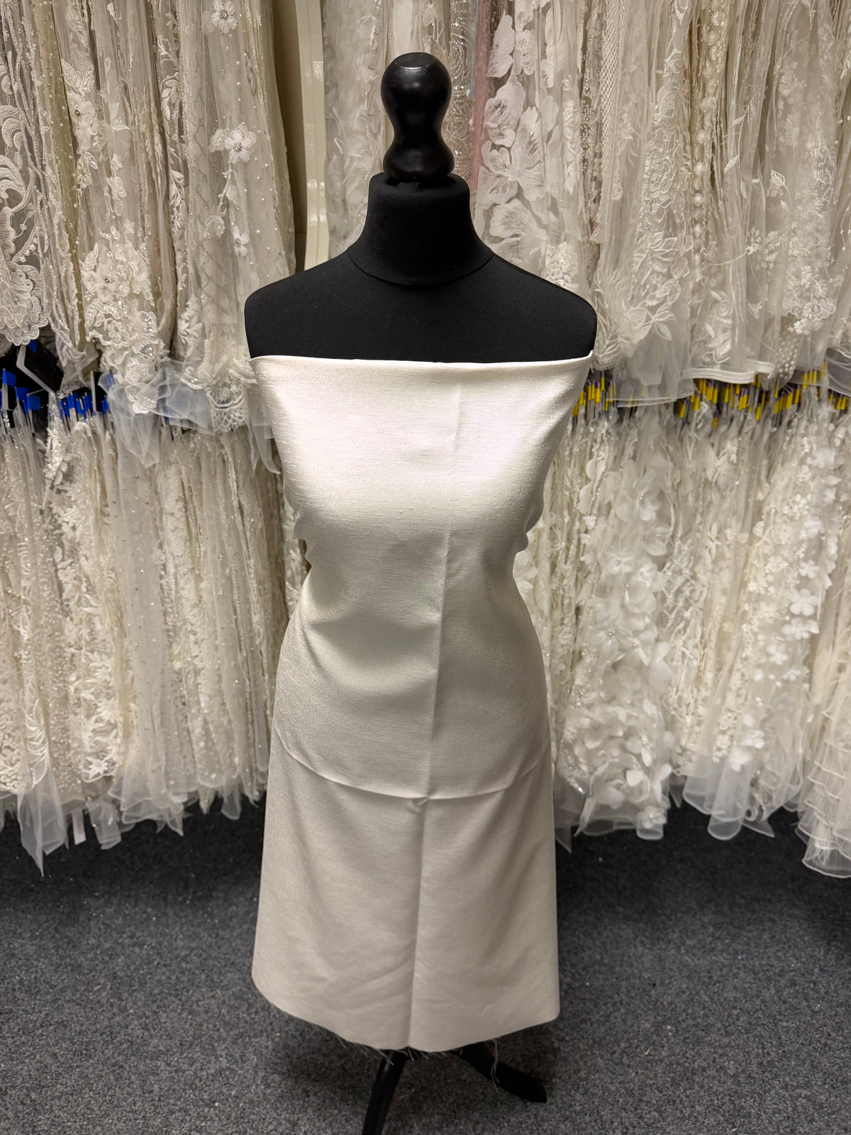 Elfenbeinfarbenes Dupion mit Polyester-Satin-Rückseite – Klarheit (P967)