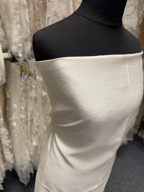 Elfenbeinfarbenes Dupion mit Polyester-Satin-Rückseite – Klarheit (P967)