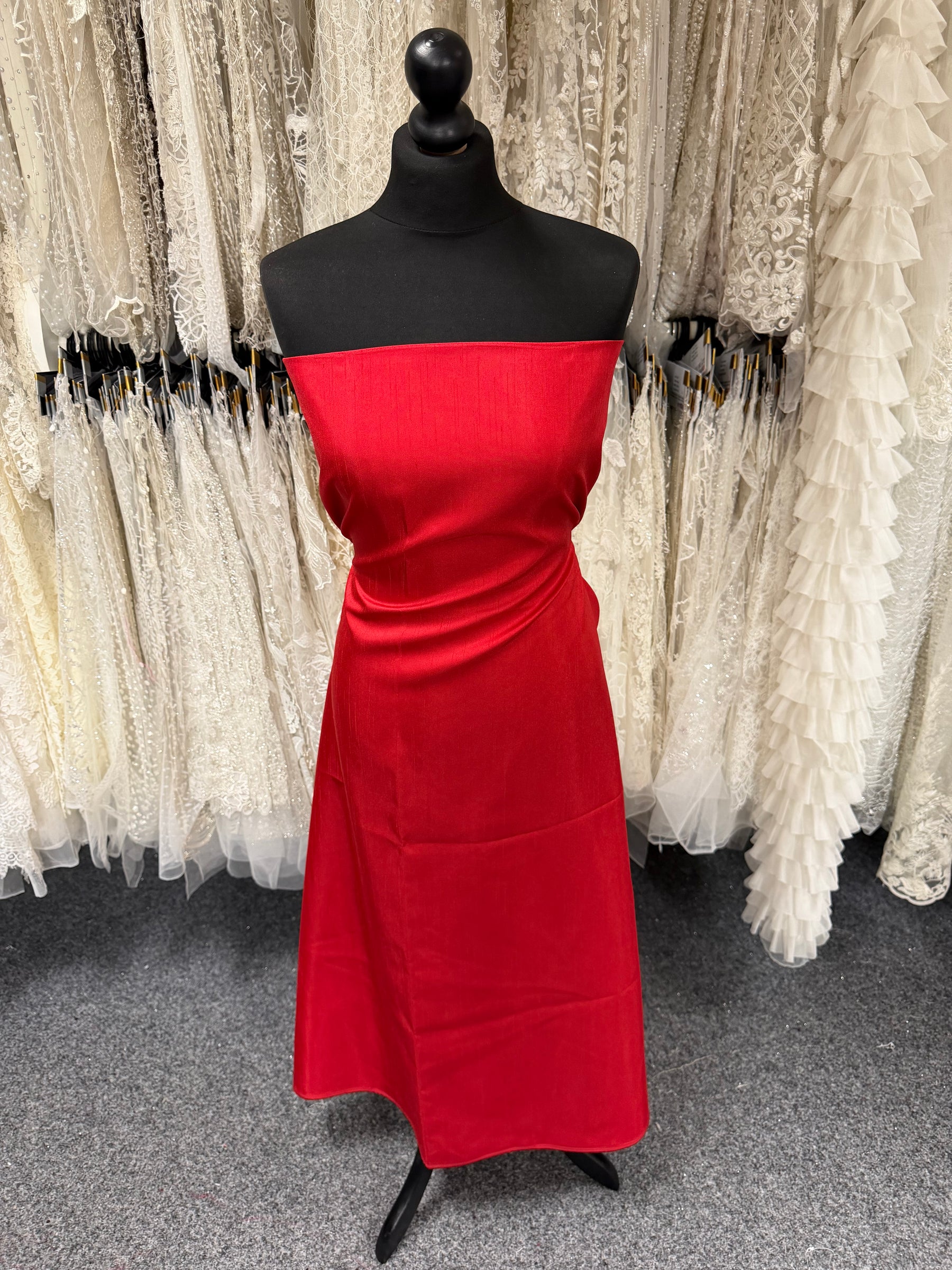 Rotes Dupion mit Polyester-Satin-Rückseite – Klarheit (P967)